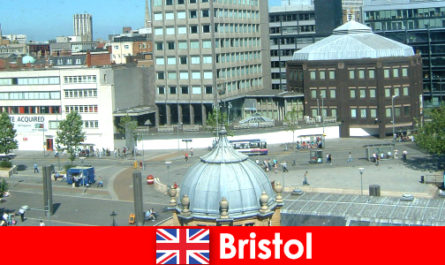 Turismo en la ciudad de Bristol en Inglaterra para los turistas que viajan