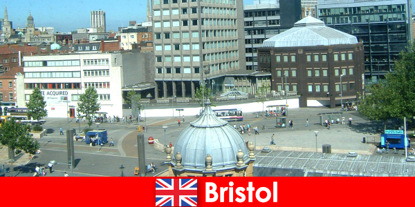 Turismo en la ciudad de Bristol en Inglaterra para los turistas que viajan