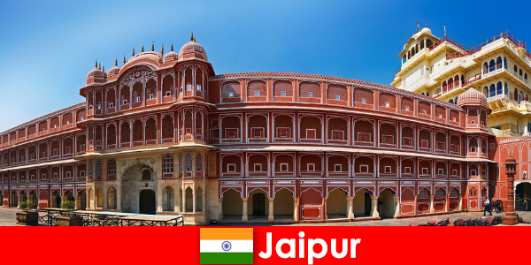 Las arquitecturas más inusuales atraen a muchos turistas a Jaipur