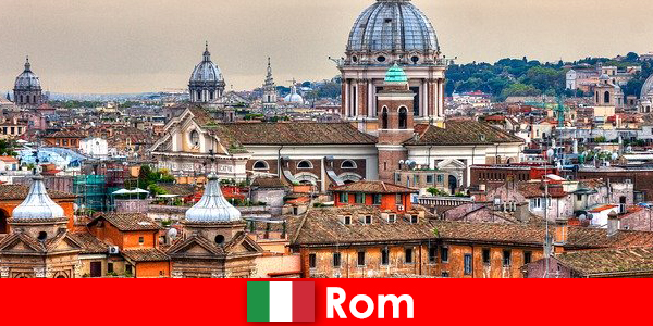 Roma metrópoli cosmopolita con muchas iglesias y capillas, un punto de partida para extraños