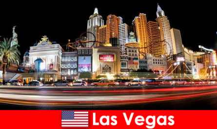 Las Vegas, la capital mundial del entretenimiento deleita a los extranjeros con su vida nocturna