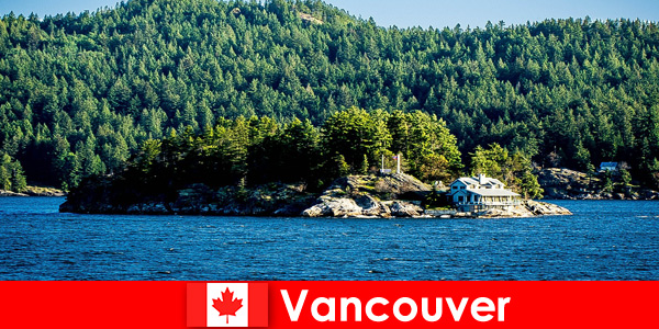 Para los turistas extranjeros, relajación e inmersión en el hermoso paisaje natural de Vancouver en Canadá.