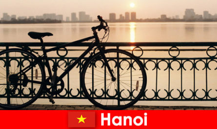 Viaje de descubrimiento de Hanoi en Vietnam con viajes acuáticos para turistas deportivos