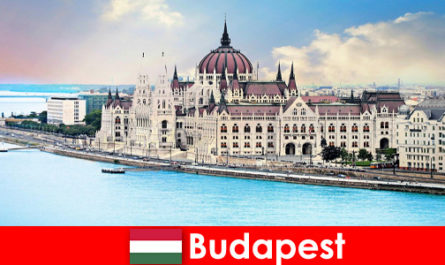 Budapest hermosa ciudad con muchos lugares de interés para los turistas