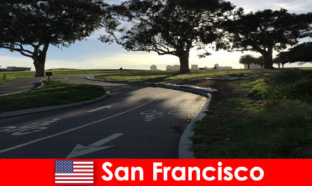 Tour de exploración para extranjeros en bicicleta en San Francisco Estados Unidos