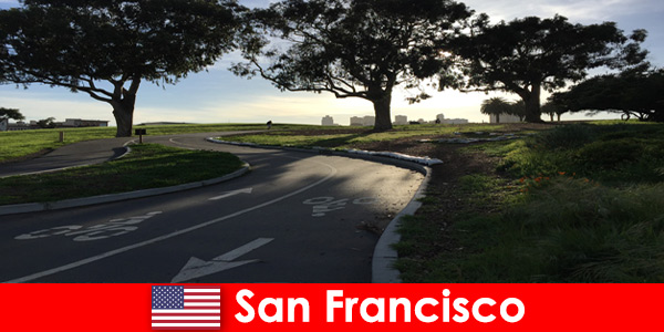 Tour de exploración para extranjeros en bicicleta en San Francisco Estados Unidos