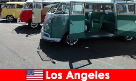 Los extranjeros alquilan autos baratos en Los Ángeles, Estados Unidos para hacer turismo