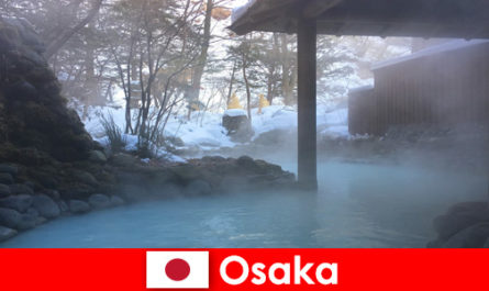 Osaka Japón ofrece a los huéspedes del spa bañarse en aguas termales