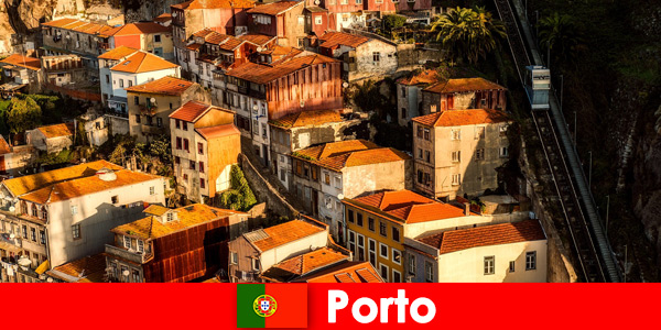 Paseo de fin de semana por el casco antiguo de Porto Portugal