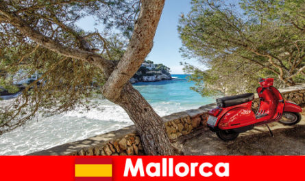 Viaje corto para los visitantes de Mallorca España el mejor momento para el ciclismo y el senderismo