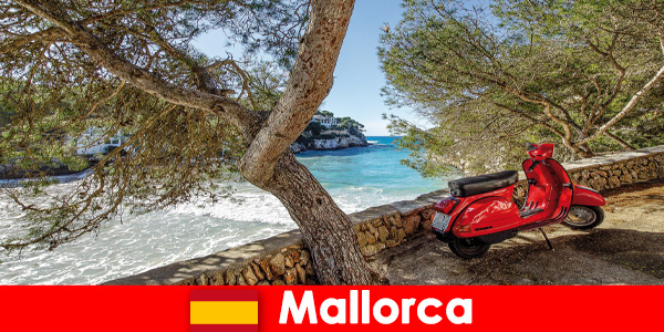 Viaje corto para los visitantes de Mallorca España el mejor momento para el ciclismo y el senderismo