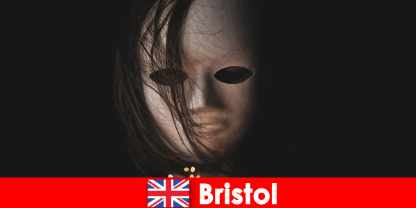 Experiencias teatrales en Bristol, Inglaterra, a través de la música de la comedia, la danza para el viajero curioso.