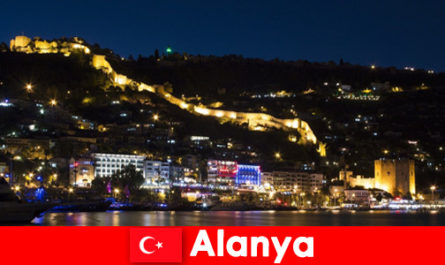 Vuelos baratos y hoteles para turistas en la abarrotada Alanya Turquía