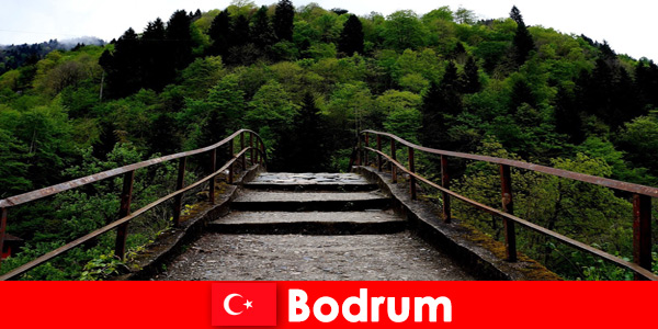 La temperatura templada es el mejor momento para hacer senderismo para los vacacionistas en Bodrum Turquía