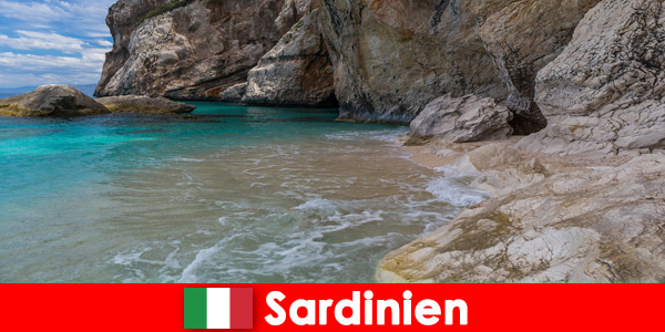 Isla de las Cuevas en Cerdeña Italia para explorar