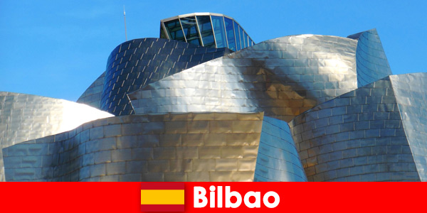 Consejo de un experto Bilbao España ofrece cultura urbana moderna para viajeros jóvenes