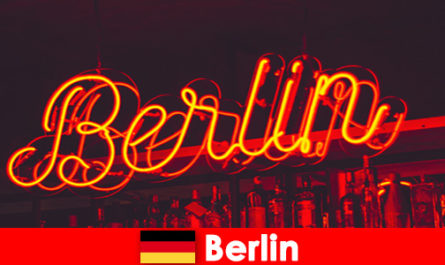 Experimente la escolta en Berlín en una reunión en un café con las mejores prostitutas