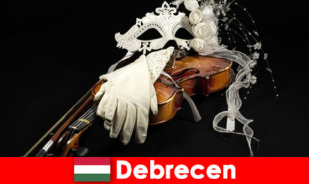 El teatro y la música tradicionales en Debrecen, Hungría, son una visita obligada para los viajeros culturales