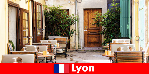 Deléitese con las delicias de la gastronomía amistosa en Lyon Francia