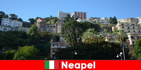 Nápoles en Italia es una ciudad sacada de una postal