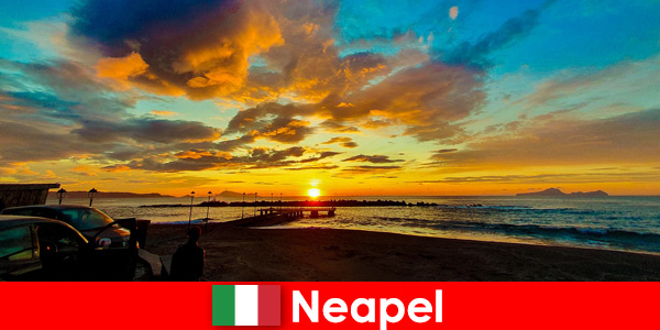 Disfruta de los atardeceres más bonitos de Nápoles, Italia
