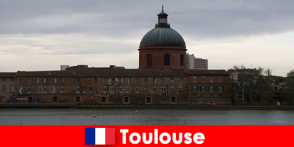 Viaje corto a Toulouse Francia para viajeros culturales de Europa