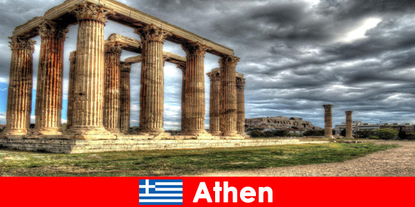 Contrastes como lo clásico y lo tradicional atraen a millones de visitantes a Atenas Grecia