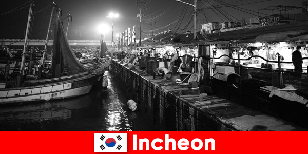 Mercado Nocturno en el Puerto de Incheon Corea del Sur ofrece auténticos
