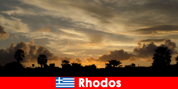 Atardecer y temperaturas fantásticas para soñar en Rodas Grecia