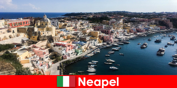 Las vacaciones en la ciudad costera de Nápoles, Italia, son siempre una experiencia