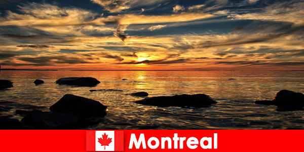 Los turistas experimentan la playa, el mar y mucha naturaleza en Montreal, Canadá