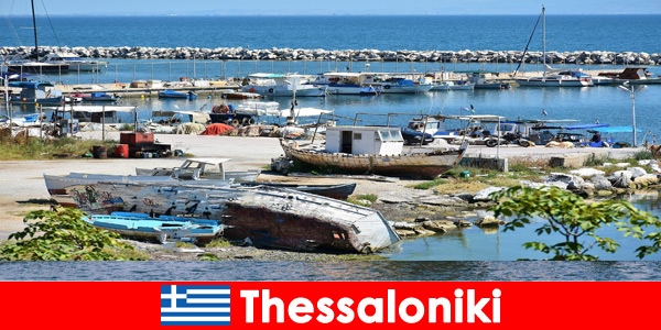 Recorrido por el puerto con vistas al mar para los turistas en Tesalónica, Grecia