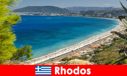 Los huéspedes disfrutan del estilo isleño y las fantásticas playas en Rodas, Grecia