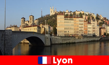 Descubre lugares populares y cocina clásica en Lyon Francia