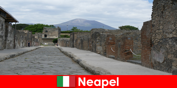 La antigua ciudad de Pompeya también es popular entre los turistas