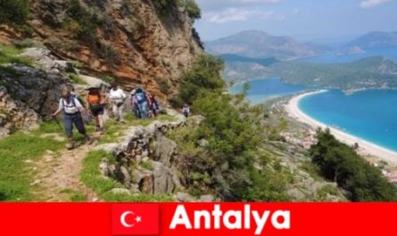Disfrute de paseos por la naturaleza con bosques verdes y hermosas vistas en Turquía Antalya