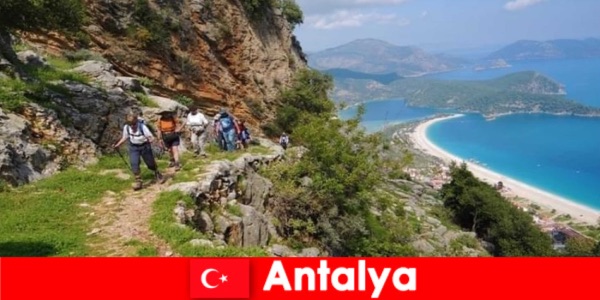 Disfrute de paseos por la naturaleza con bosques verdes y hermosas vistas en Turquía Antalya