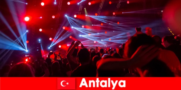 Vida nocturna en Antalya Prepárate para la fiesta y descubre los mejores lugares